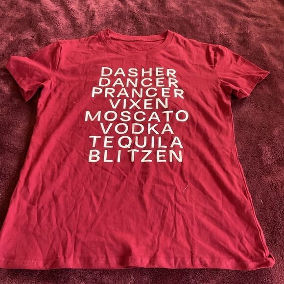 Reindeer Alcohol Drink Graphic Short Sleeve Crewneck Red Christmas T-Shirt Sz S - Picture 3 of 3